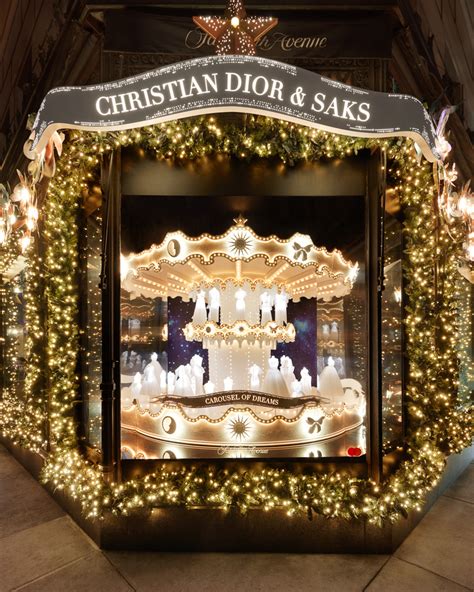 dior fair de luces|Dior carousel light show.